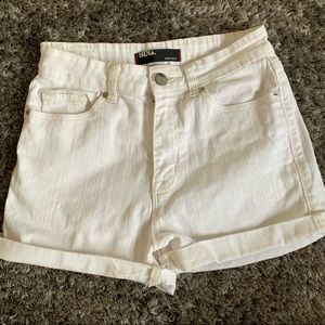 BDG high rise shorts, white, size 27
